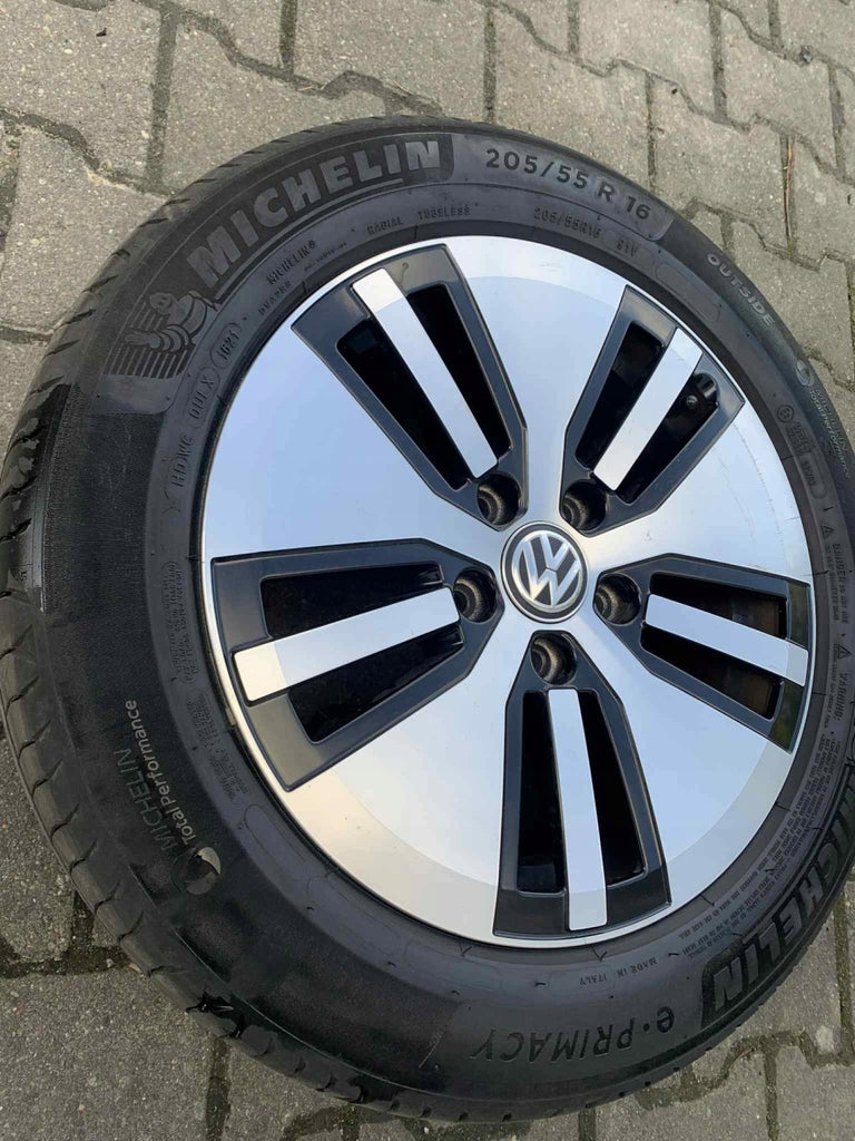 1x Alufelge 16 Zoll 6.5" 5x112 5GE601025 VW Golf Rim Wheel FEL9847841327tx