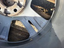 Laden Sie das Bild in den Galerie-Viewer, 1x Alufelge 17 Zoll 7.5&quot; 5x108 44ET 9677989777 Peugeot Rim Wheel