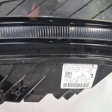 Load image into Gallery viewer, Frontscheinwerfer Skoda Fabia III 6V1941015D Links Scheinwerfer Headlight