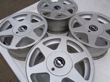 Laden Sie das Bild in den Galerie-Viewer, 4x Alufelge 15 Zoll 7.0&quot; 5x110 33ET 42428 Opel Omega A Vectra Zafira Rim Wheel