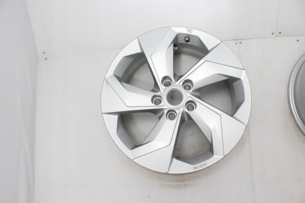 1x Alufelge 17 Zoll 7.0" 5x114.3 35ET Glanz Silber KE096P200 Nissan 1 Rim Wheel