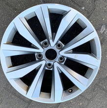 Load image into Gallery viewer, 1x Alufelge 17 Zoll 7.0" 5x112 45ET 2GA601025P VW T-Roc Rim Wheel FEL9178367940vz