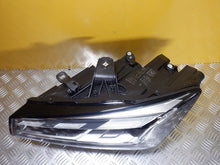 Laden Sie das Bild in den Galerie-Viewer, Frontscheinwerfer Audi Q2 81A941035 Full LED Links Scheinwerfer Headlight