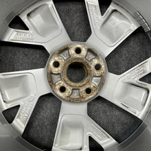 Laden Sie das Bild in den Galerie-Viewer, 1x Alufelge 19 Zoll 7.0" 5x112 43ET Glanz Silber 565601025 Skoda Kodiaq FEL4126166609rs