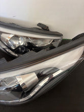 Laden Sie das Bild in den Galerie-Viewer, Frontscheinwerfer Hyundai Ix35 92102-2SXXX Xenon Ein Satz Scheinwerfer Headlight SCH2935050735pk