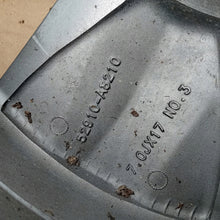 Load image into Gallery viewer, 1x Alufelge 17 Zoll 7.0&quot; 5x114.3 50ET Glanz Schwarz 52910-A8210 Kia Optima