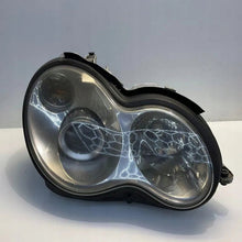Laden Sie das Bild in den Galerie-Viewer, Frontscheinwerfer Mercedes-Benz A2038203559 2038203659 Ein Satz Headlight SCH9554894188ve