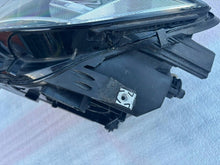 Laden Sie das Bild in den Galerie-Viewer, Frontscheinwerfer VW Touran 5TB941035E LED Links Scheinwerfer Headlight SCH6712797348tr