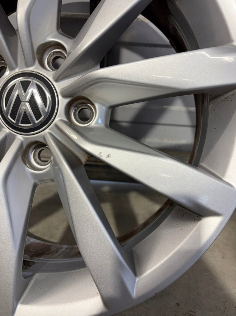 1x Alufelge 17 Zoll 6.0" 5x112 48ET Glanz Silber 5G0601025K VW Golf Vii FEL5259945326cq