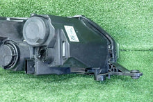 Laden Sie das Bild in den Galerie-Viewer, Frontscheinwerfer Skoda Rapid 5JB941015A Links Scheinwerfer Headlight SCH5421350651pk