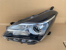 Load image into Gallery viewer, Frontscheinwerfer Toyota Yaris LED Links Scheinwerfer Headlight