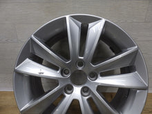 Laden Sie das Bild in den Galerie-Viewer, 1x Alufelge 17 Zoll 7.0&quot; 5x108 40,5ET 31471309 Volvo V60 Rim Wheel