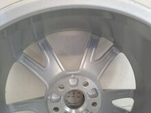 Load image into Gallery viewer, 1x Alufelge 17 Zoll 6.5&quot; 5x112 33ET Glanz Silber 8U0071497 Audi Rim Wheel