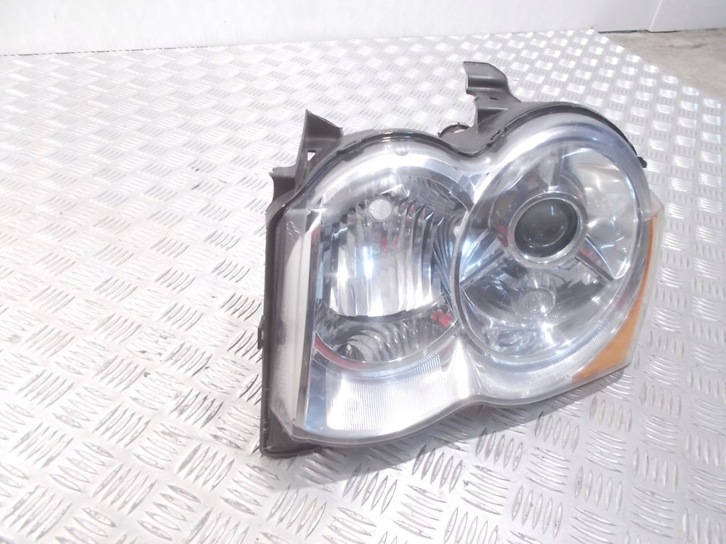 Frontscheinwerfer Jeep Grand Cherokee III 55157485AF Xenon Links Headlight SCH6592385901zi