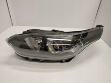 Laden Sie das Bild in den Galerie-Viewer, Frontscheinwerfer Kia Ceed 92101J7051 LED Ein Stück (Rechts oder Links)