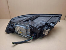 Laden Sie das Bild in den Galerie-Viewer, Frontscheinwerfer Volvo V50 31265705 Rechts Scheinwerfer Headlight SCH6623264552rl