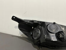 Laden Sie das Bild in den Galerie-Viewer, Frontscheinwerfer Ford Fiesta I Links Scheinwerfer Headlight SCH7068305119mm