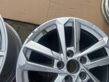 Load image into Gallery viewer, 1x Alufelge 17 Zoll 6.5&quot; 5x112 43ET Glanz Silber 8Y0601025L Audi A3 Rim Wheel