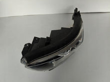 Laden Sie das Bild in den Galerie-Viewer, Frontscheinwerfer Kia Stonic 92101-H8 Links Scheinwerfer Headlight