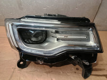 Load image into Gallery viewer, Frontscheinwerfer Jeep Grand Cherokee Wk2 682666564AJ Xenon Rechts Headlight SCH3150967715ig