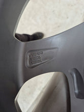 Load image into Gallery viewer, 1x Alufelge 15 Zoll 5.0" 4x100 426110DC60 Toyota Yaris Rim Wheel FEL6228297180ad