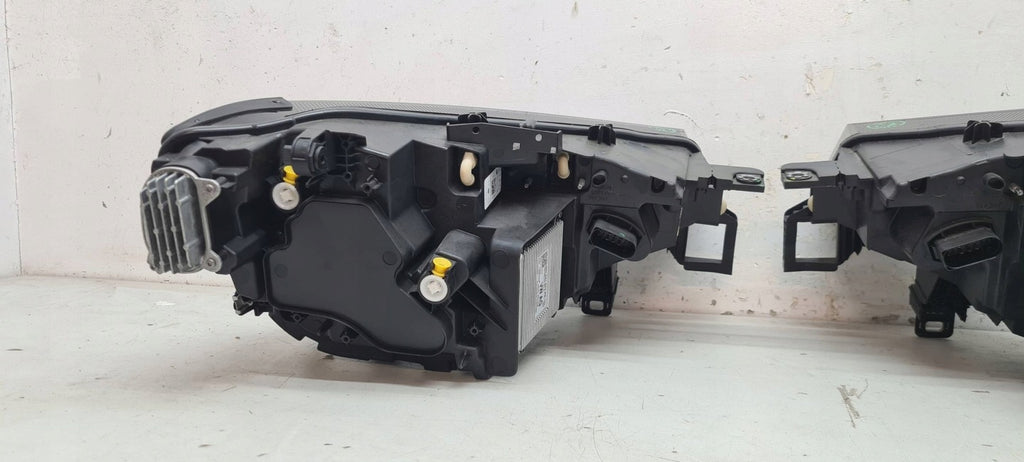 Frontscheinwerfer VW I 11B941035H 11B941036M Ein Satz Scheinwerfer Headlight SCH1439564875lk