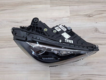 Laden Sie das Bild in den Galerie-Viewer, Frontscheinwerfer Mercedes-Benz W206 A2069066204 Rechts Scheinwerfer Headlight SCH9585920416zs
