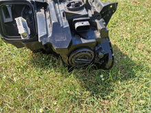 Laden Sie das Bild in den Galerie-Viewer, Frontscheinwerfer Mercedes-Benz W166 A1668203961 Xenon Links Headlight SCH6906386341ck
