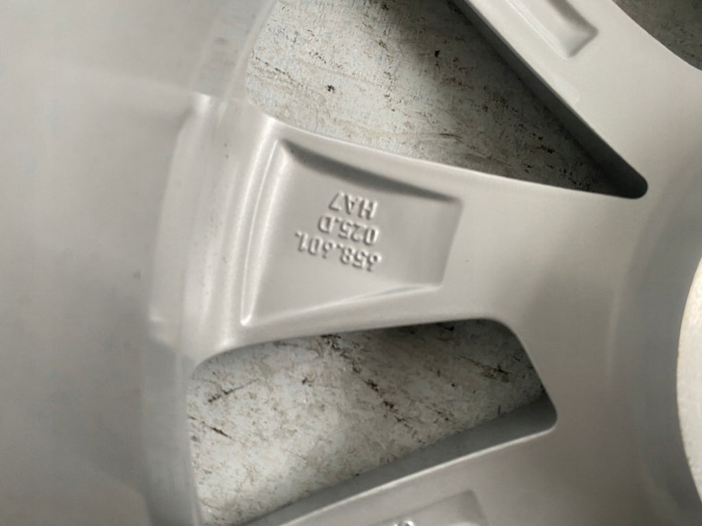 1x Alufelge 17 Zoll 6.5" 5x100 40ET Glanz Silber 658601025C Skoda Kamiq FEL5252124872mk