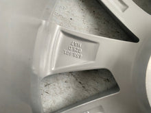 Load image into Gallery viewer, 1x Alufelge 17 Zoll 6.5" 5x100 40ET Glanz Silber 658601025C Skoda Kamiq FEL5252124872mk