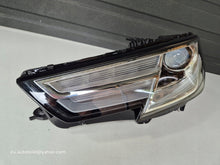 Load image into Gallery viewer, Frontscheinwerfer Audi A4 B9 8W0941005 Xenon Ein Stück (Rechts oder Links)