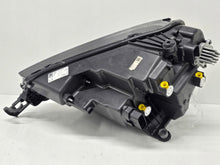 Laden Sie das Bild in den Galerie-Viewer, Frontscheinwerfer Skoda Karoq I 57B941010 Rechts Scheinwerfer Headlight SCH8737379208og
