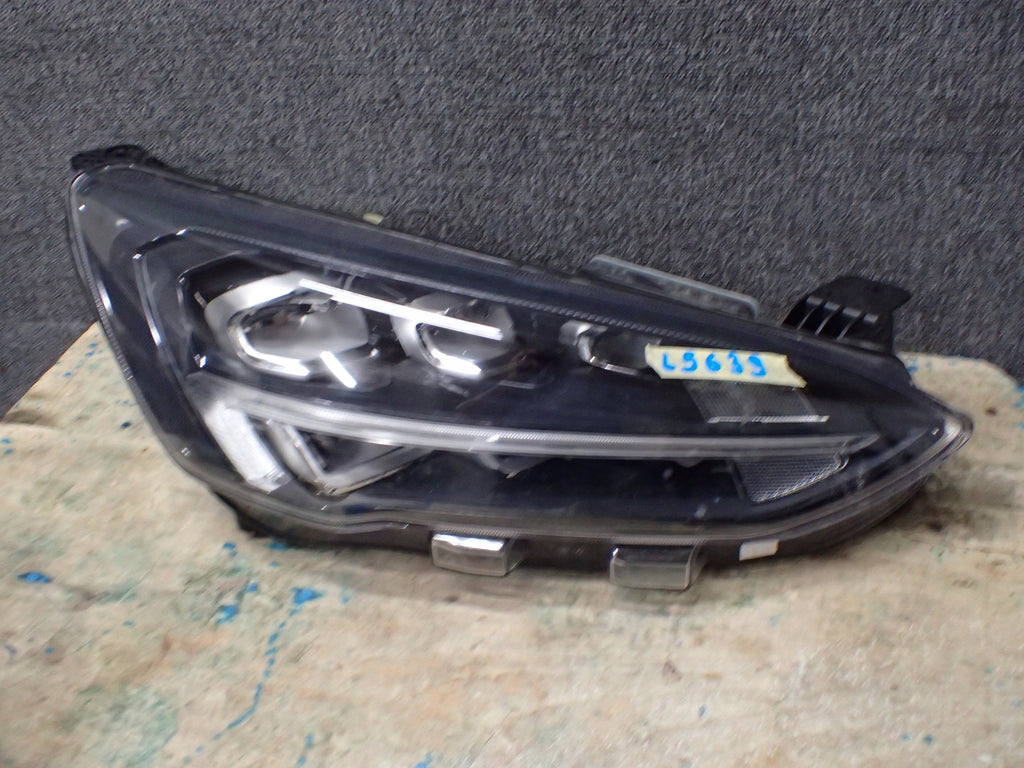 Frontscheinwerfer Ford Focus MX7B-13E014-EB Rechts Scheinwerfer Headlight