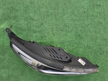 Laden Sie das Bild in den Galerie-Viewer, Frontscheinwerfer Hyundai I30 III 92102-G4020 Rechts Scheinwerfer Headlight SCH6893906128mm