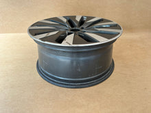 Load image into Gallery viewer, 1x Alufelge 18 Zoll 8.0&quot; 5x112 39ET Glanz Grau 4K0601025 Audi A6 C8 Mg Rim Wheel