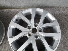 Laden Sie das Bild in den Galerie-Viewer, 1x Alufelge 17 Zoll 7.0" 5x114.3 40ET 403008177R Renault Megane 1 Rim Wheel FEL4797981973fd