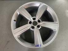 Laden Sie das Bild in den Galerie-Viewer, 1x Alufelge 20 Zoll 9.0" 5x112 38ET 4KE601025S Audi E-Tron Rim Wheel FEL8106032277mk