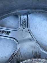 Laden Sie das Bild in den Galerie-Viewer, 1x Alufelge 17 Zoll 7.5&quot; 4x108 42,5ET Glanz Silber K1BJ-A1A Ford Fiesta