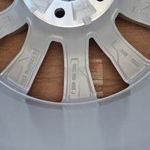 Load image into Gallery viewer, 1x Alufelge 18 Zoll 7.0&quot; 5x112 34ET Silber 80A601025J Audi Rim Wheel