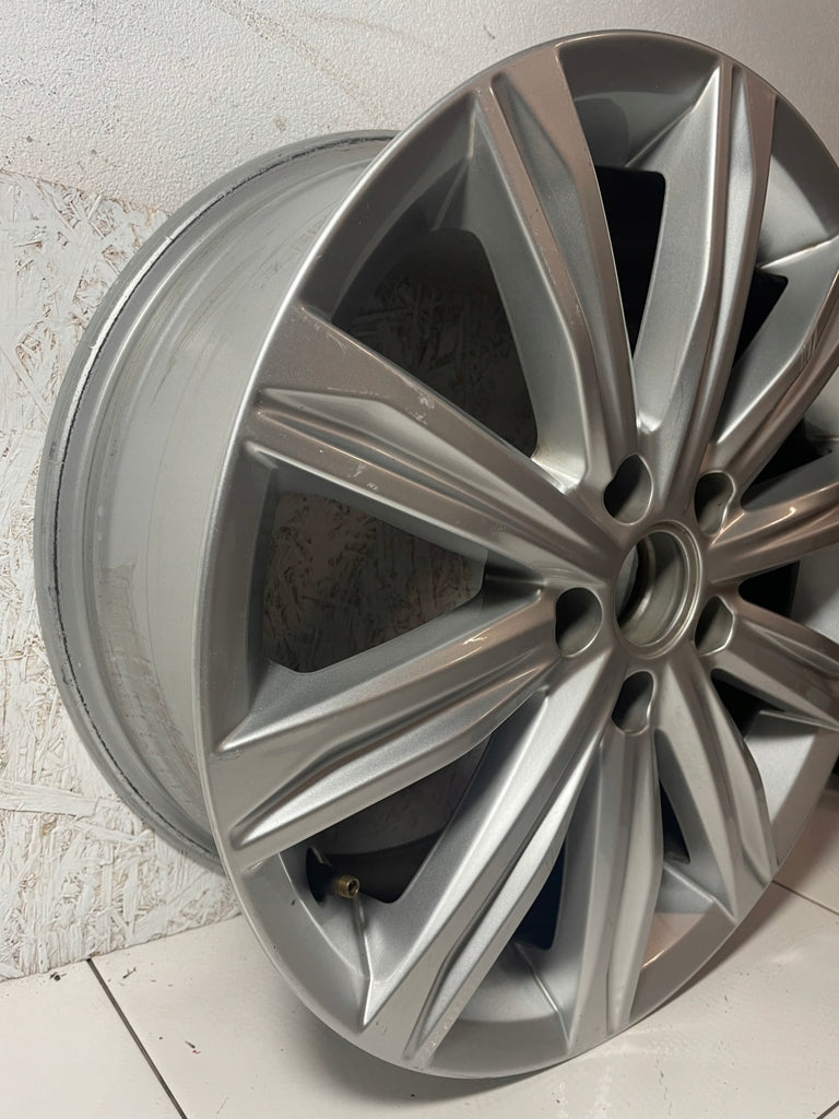 1x Alufelge 17 Zoll 6.5" 5x112 5TA601025J VW Touran Rim Wheel FEL8272751556qr