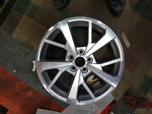 Load image into Gallery viewer, 1x Alufelge 18 Zoll 7.0&quot; 5x112 43ET 83A601025J Audi Q3 Rim Wheel