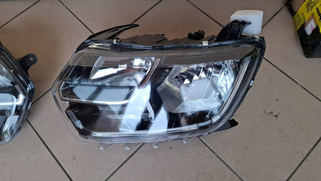 Frontscheinwerfer Dacia Duster Ein Stück (Rechts oder Links) Headlight