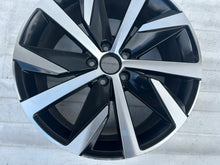 Laden Sie das Bild in den Galerie-Viewer, 1x Alufelge 19 Zoll 8.0" 5x112 47ET Glanz 2GA601025T VW T-Roc Rim Wheel FEL3939489478aw