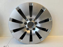 Laden Sie das Bild in den Galerie-Viewer, 1x Alufelge 16 Zoll 6.5&quot; 5x112 38ET Silber A2054010100 Mercedes-Benz Rim Wheel