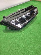 Laden Sie das Bild in den Galerie-Viewer, Frontscheinwerfer Skoda Octavia IV 5E4941016 LED Rechts Scheinwerfer Headlight SCH8888366035cl