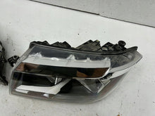 Load image into Gallery viewer, Frontscheinwerfer Man Tge Crafter 7C1941006 7C1941005 Ein Satz Headlight SCH9055721885va