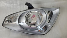 Laden Sie das Bild in den Galerie-Viewer, Frontscheinwerfer Hyundai H-1 2007- Rechts Scheinwerfer Headlight