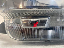 Laden Sie das Bild in den Galerie-Viewer, Frontscheinwerfer Skoda Rapid 5JB941015 Xenon Links Scheinwerfer Headlight SCH7871368098ac