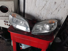 Load image into Gallery viewer, Frontscheinwerfer Skoda Fabia II Roomster Ein Satz Scheinwerfer Headlight SCH9066921918jj