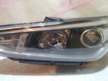 Laden Sie das Bild in den Galerie-Viewer, Frontscheinwerfer Hyundai I30 III 92101G4000 Halogen Links Headlight